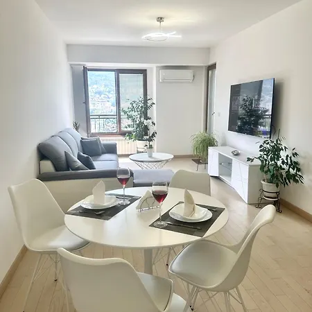 Apartment Skyline Oasis