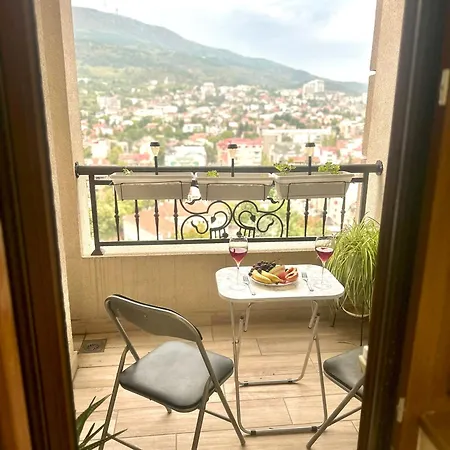 Skyline Oasis Apartment